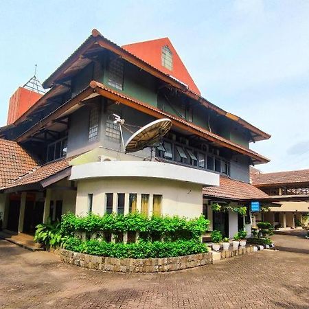 D'Arcici Hotel Plumpang Джакарта Екстериор снимка