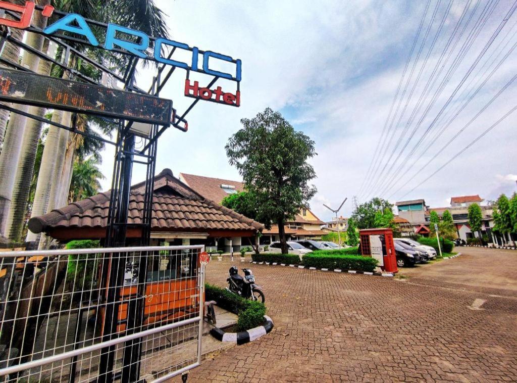 D'Arcici Hotel Plumpang Джакарта Екстериор снимка