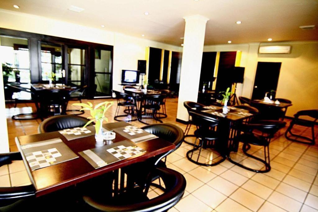 D'Arcici Hotel Plumpang Джакарта Екстериор снимка