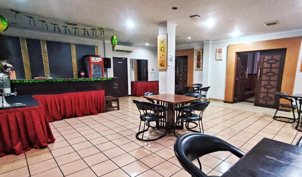D'Arcici Hotel Plumpang Джакарта Екстериор снимка