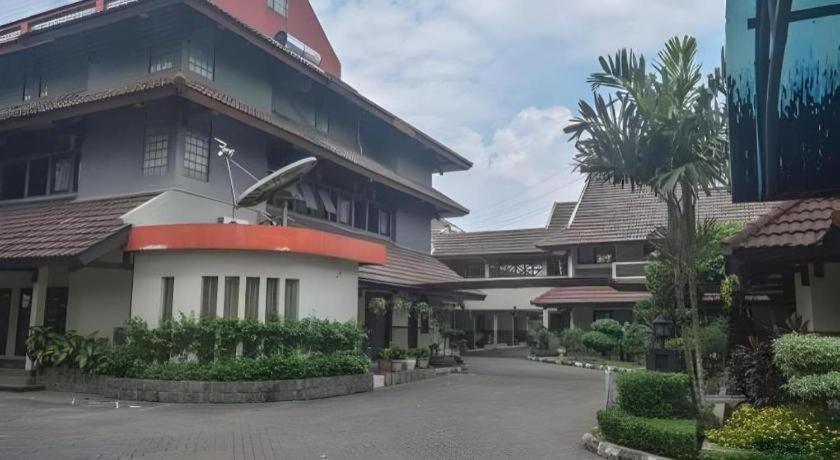 D'Arcici Hotel Plumpang Джакарта Екстериор снимка