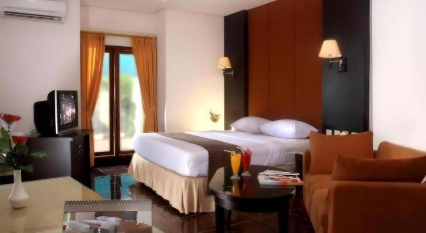 D'Arcici Hotel Plumpang Джакарта Екстериор снимка