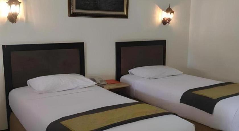 D'Arcici Hotel Plumpang Джакарта Екстериор снимка