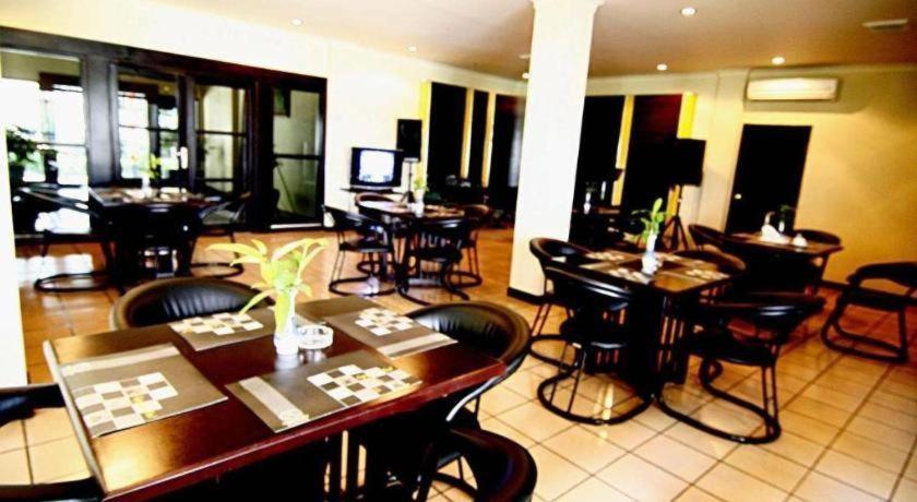 D'Arcici Hotel Plumpang Джакарта Екстериор снимка