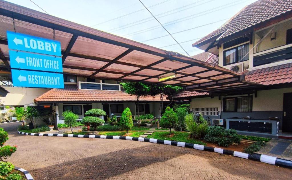D'Arcici Hotel Plumpang Джакарта Екстериор снимка