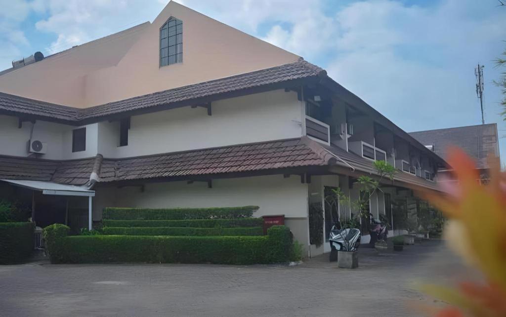 D'Arcici Hotel Plumpang Джакарта Екстериор снимка