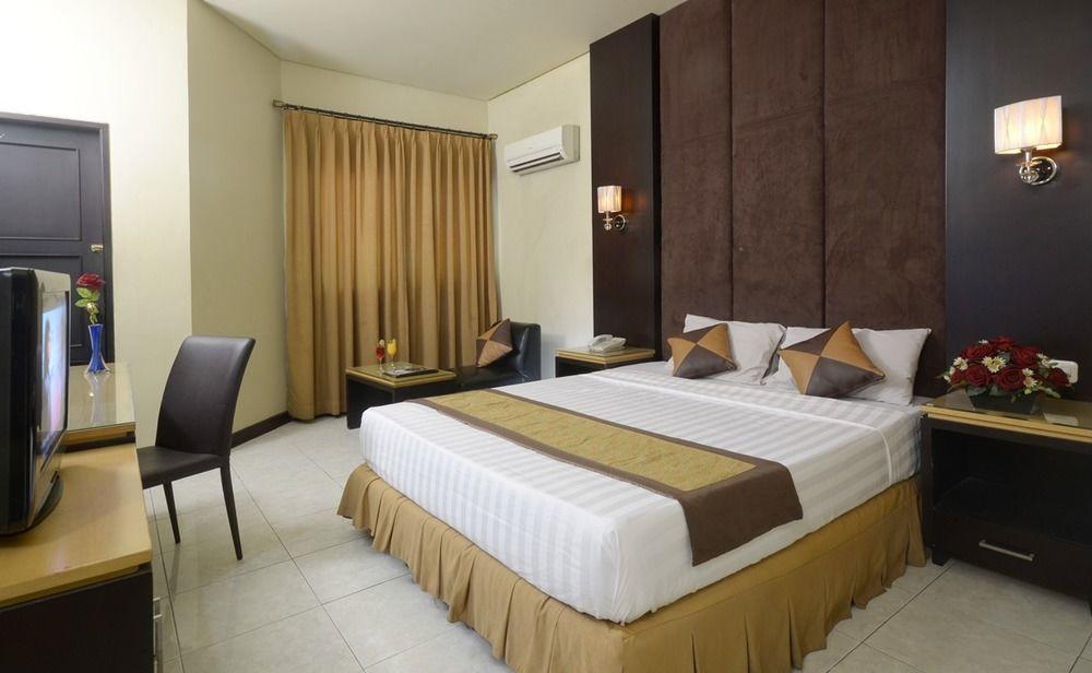 D'Arcici Hotel Plumpang Джакарта Екстериор снимка