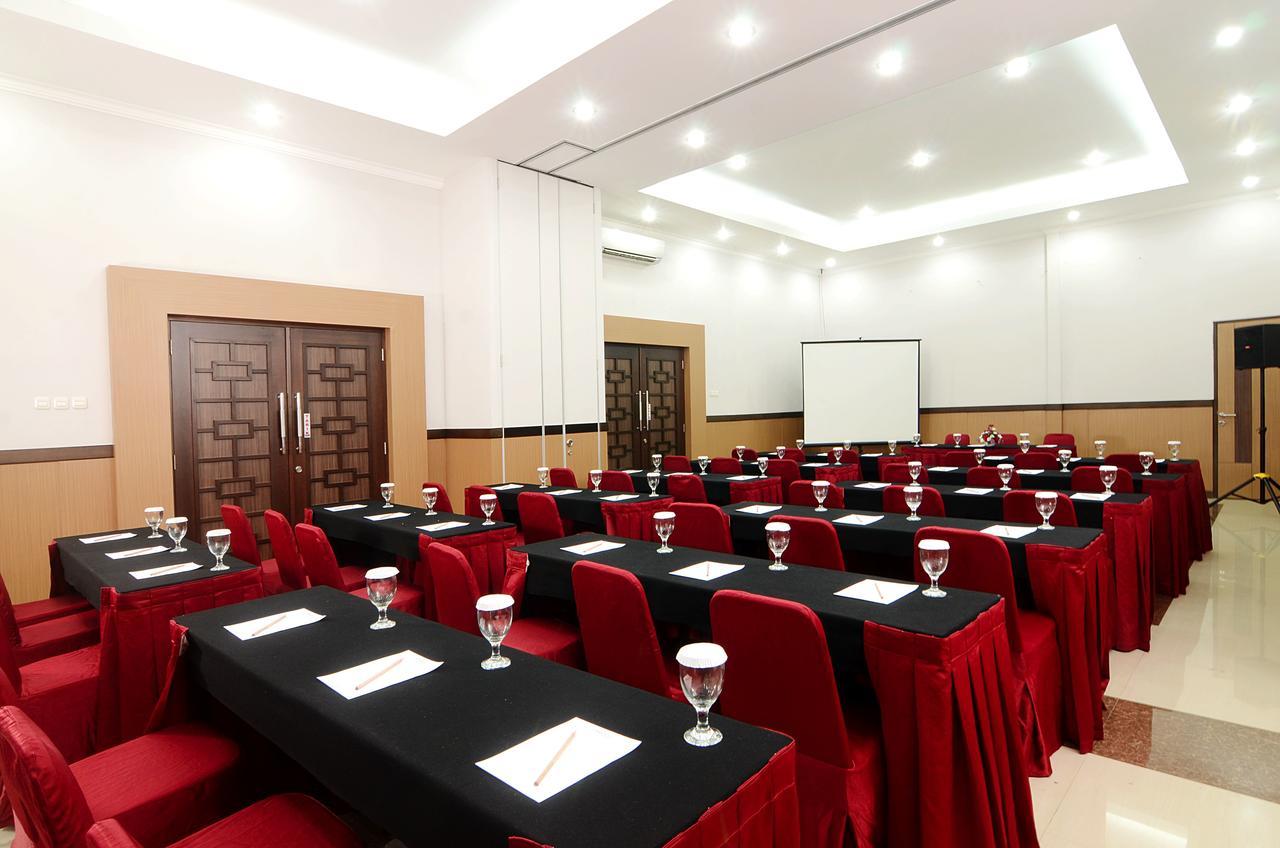 D'Arcici Hotel Plumpang Джакарта Екстериор снимка