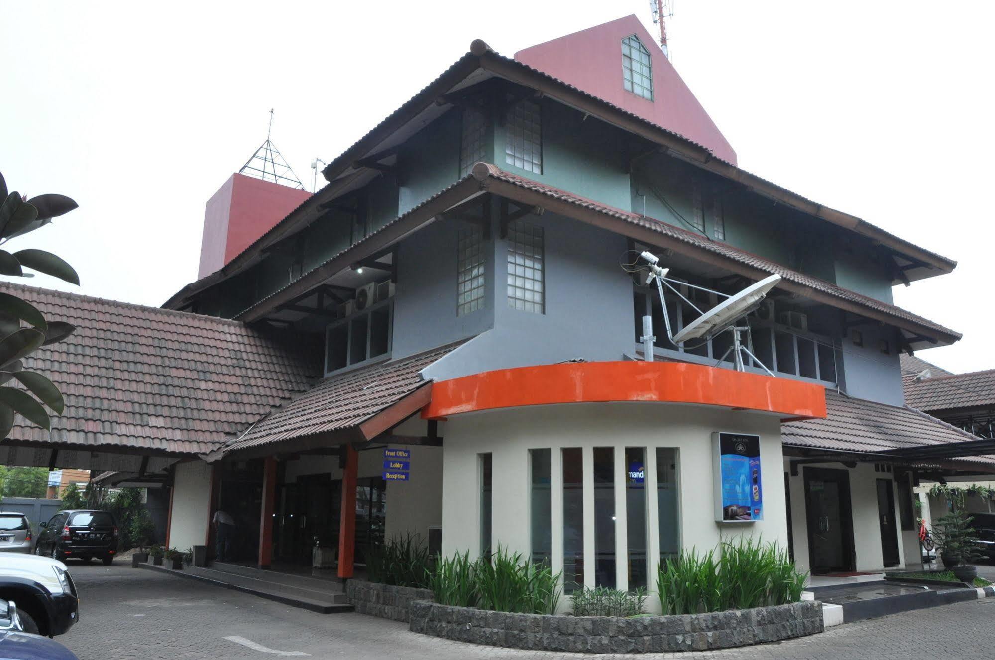 D'Arcici Hotel Plumpang Джакарта Екстериор снимка