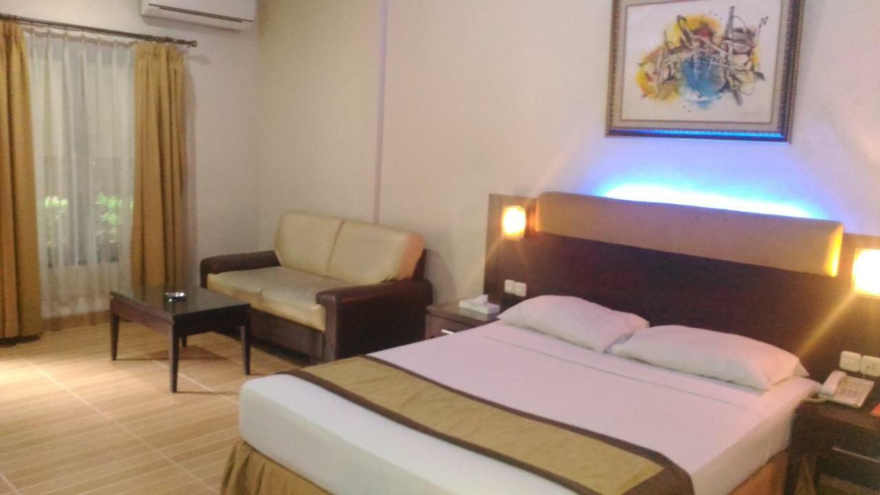 D'Arcici Hotel Plumpang Джакарта Екстериор снимка